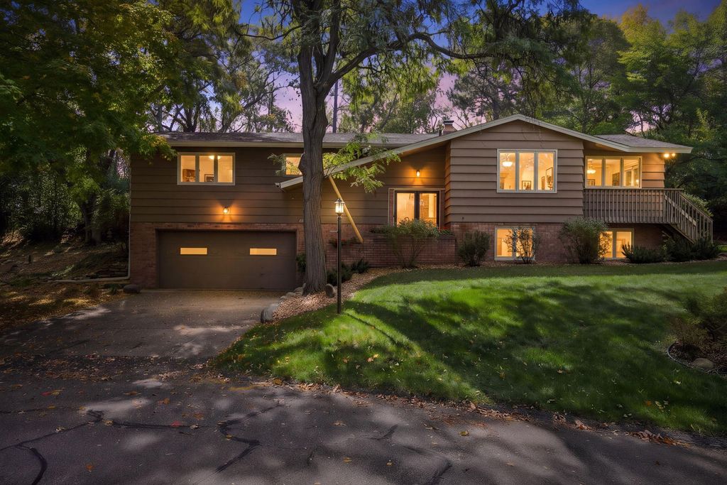 2931 Cedar Knoll Court, Minnetonka, MN 55305 — photo 2