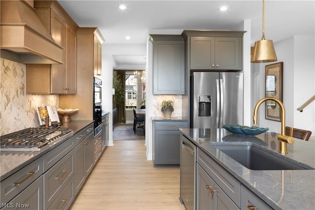 9425 Avery Road, Broadview Heights, OH 44147