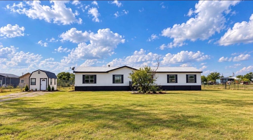 6505 Vintner Trail, Joshua, TX 76058 — exterior