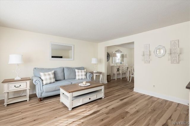 64 Oakwood Terrace, North Tonawanda, NY 14120