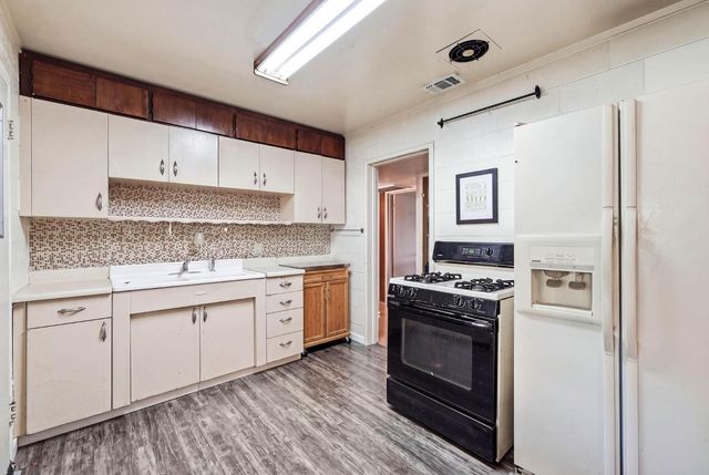 5241 59th St, Sacramento, CA 95820