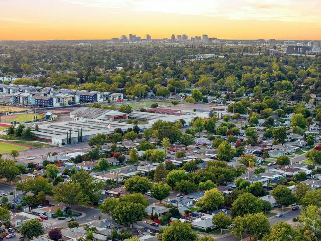 5241 59th St, Sacramento, CA 95820