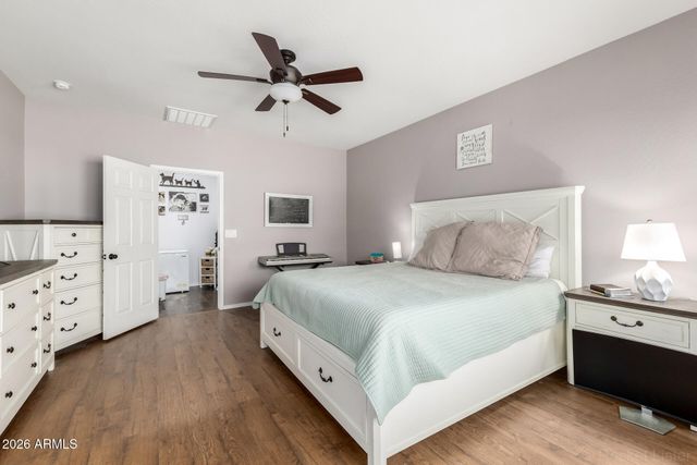 1656 W CAVEDALE Drive, Phoenix, AZ 85085