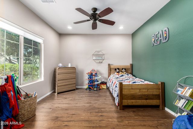 1656 W CAVEDALE Drive, Phoenix, AZ 85085