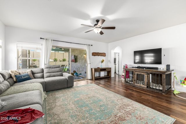 1656 W CAVEDALE Drive, Phoenix, AZ 85085