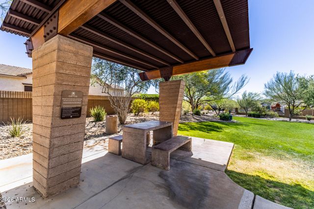 1656 W CAVEDALE Drive, Phoenix, AZ 85085