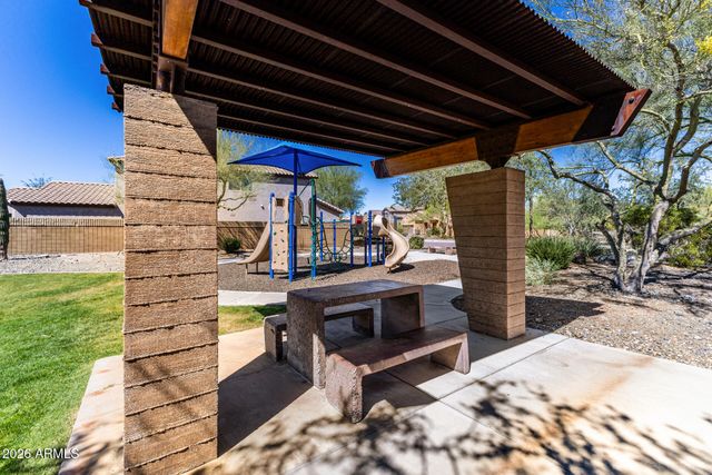 1656 W CAVEDALE Drive, Phoenix, AZ 85085