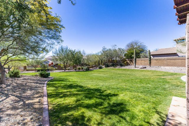 1656 W CAVEDALE Drive, Phoenix, AZ 85085