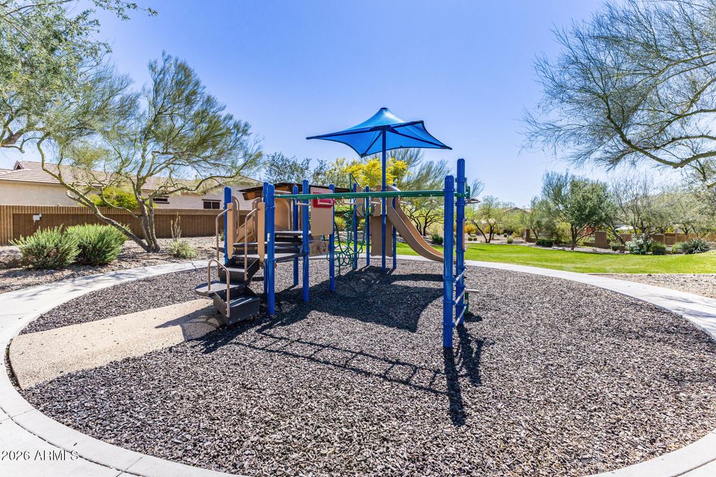 Image 30 of property listing at 1656 W CAVEDALE Drive, Phoenix, AZ 85085