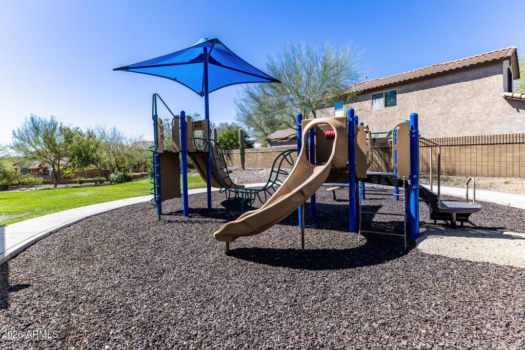 Image 32 of property listing at 1656 W CAVEDALE Drive, Phoenix, AZ 85085