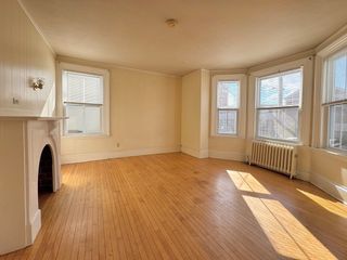 30 Crescent St 1, Wakefield, MA 01880