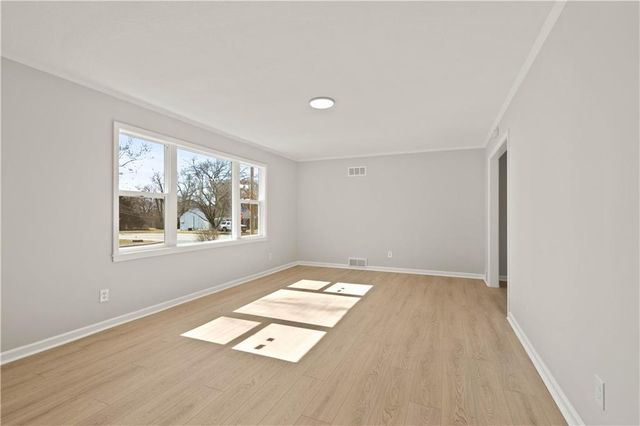 7652 High Drive, Prairie Village, KS 66208