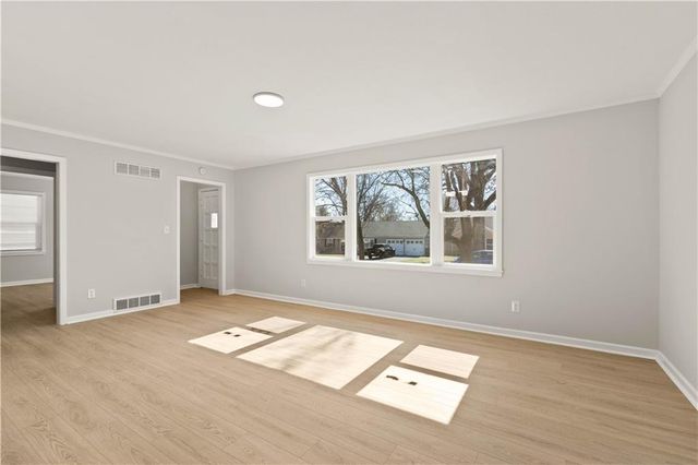 7652 High Drive, Prairie Village, KS 66208