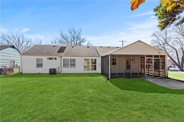 7652 High Drive, Prairie Village, KS 66208