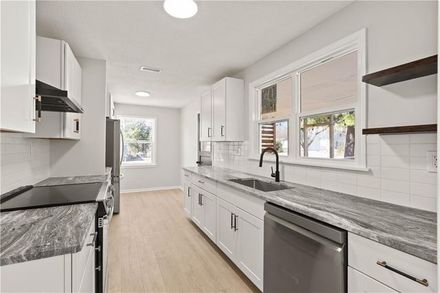 7652 High Drive, Prairie Village, KS 66208