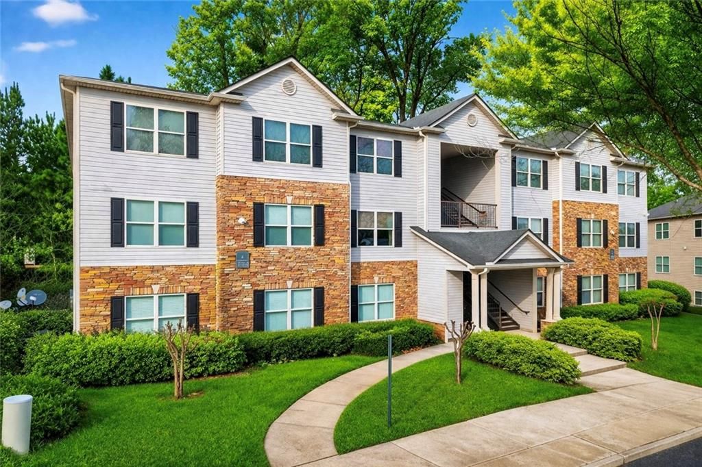 2104 Fairington Club Drive, Lithonia, GA 30038