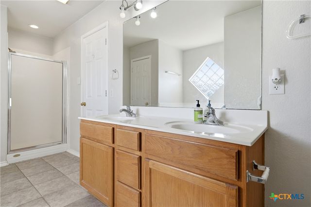 2004 Schorn Dr, Killeen, TX 76542