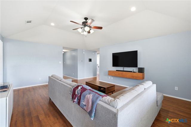 2004 Schorn Dr, Killeen, TX 76542