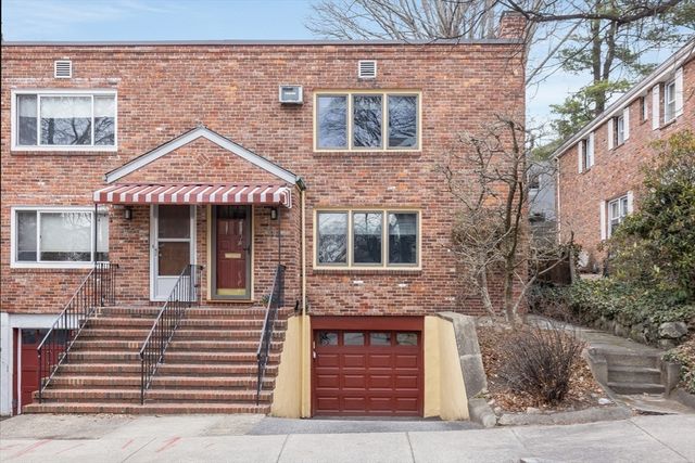 11 Kent Square, Brookline, MA 02446