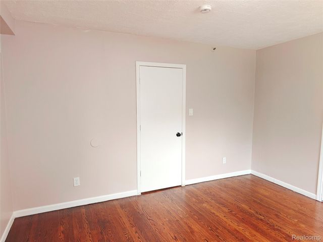 6270 Hunt Street, Romulus, MI 48174