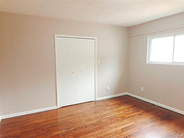 6270 Hunt Street, Romulus, MI 48174