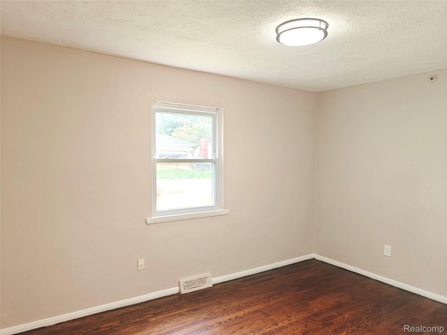 6270 Hunt Street, Romulus, MI 48174