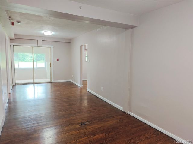 6270 Hunt Street, Romulus, MI 48174