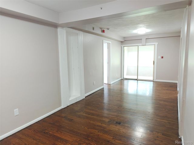 6270 Hunt Street, Romulus, MI 48174