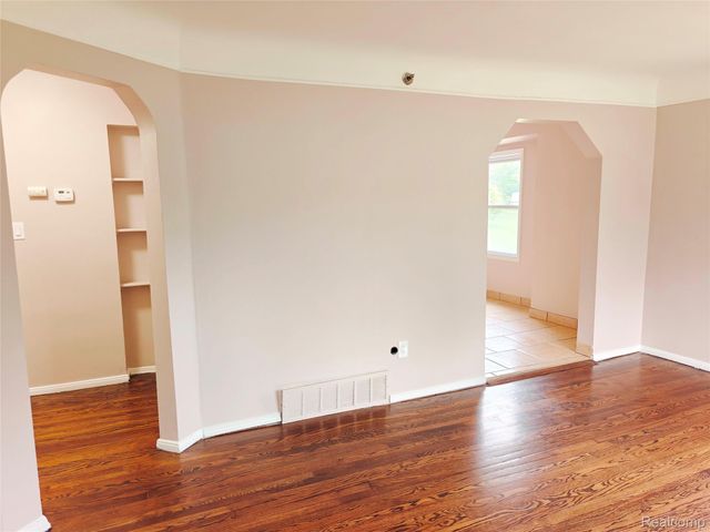 6270 Hunt Street, Romulus, MI 48174