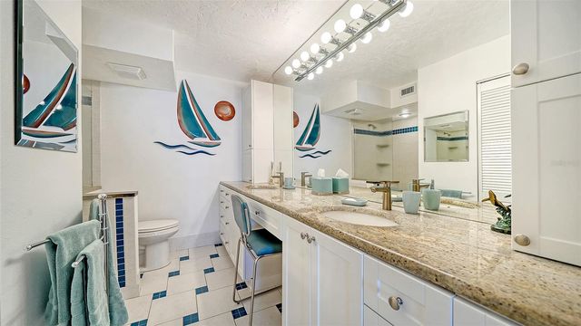 19 WHISPERING SANDS DRIVE 1104, Sarasota, FL 34242