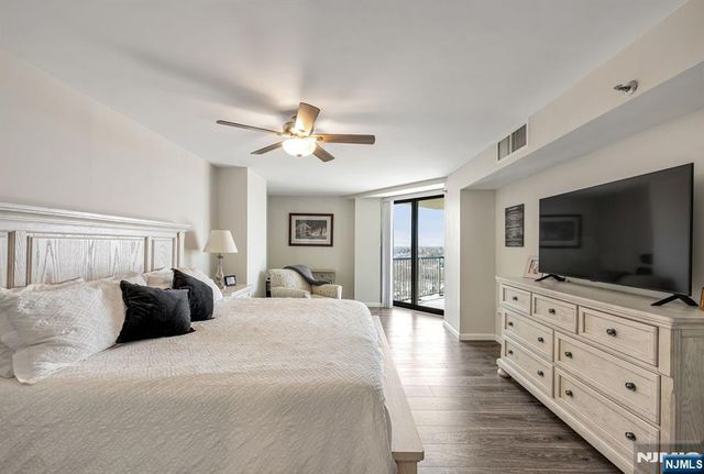 245 Prospect Avenue 14D, Hackensack, NJ 07601