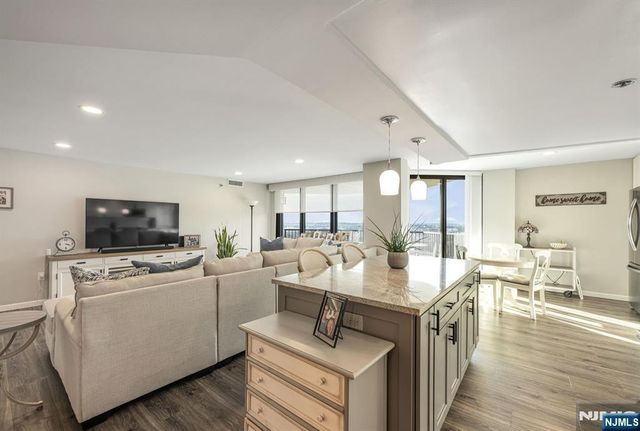 245 Prospect Avenue 14D, Hackensack, NJ 07601