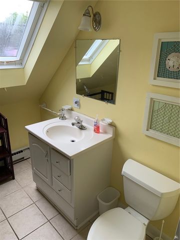 42 Lee Avenue, Newport, RI 02840