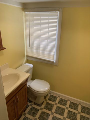 42 Lee Avenue, Newport, RI 02840