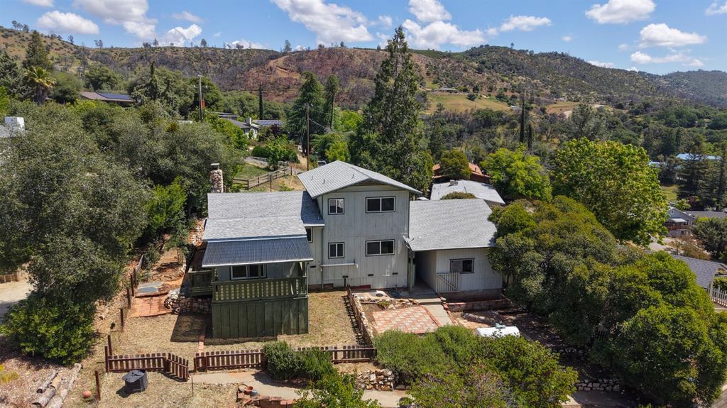 Image 3 of property listing at 5160 Campbell Way, Mariposa, CA 95338