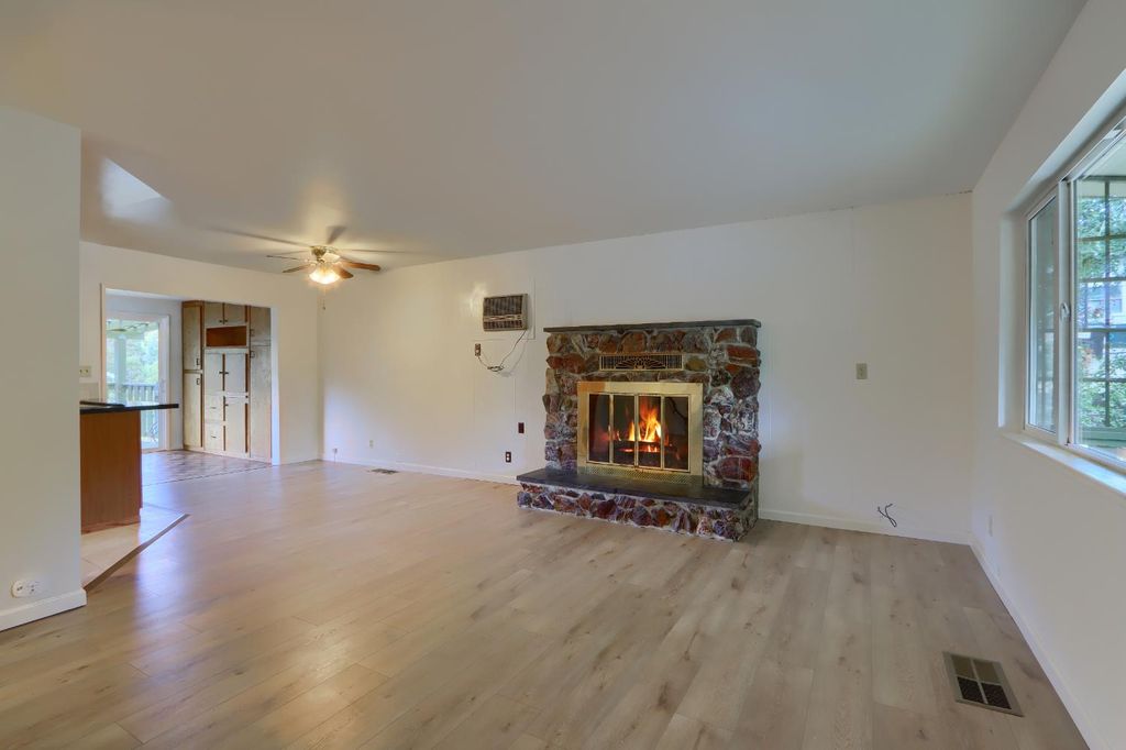 Image 4 of property listing at 5160 Campbell Way, Mariposa, CA 95338