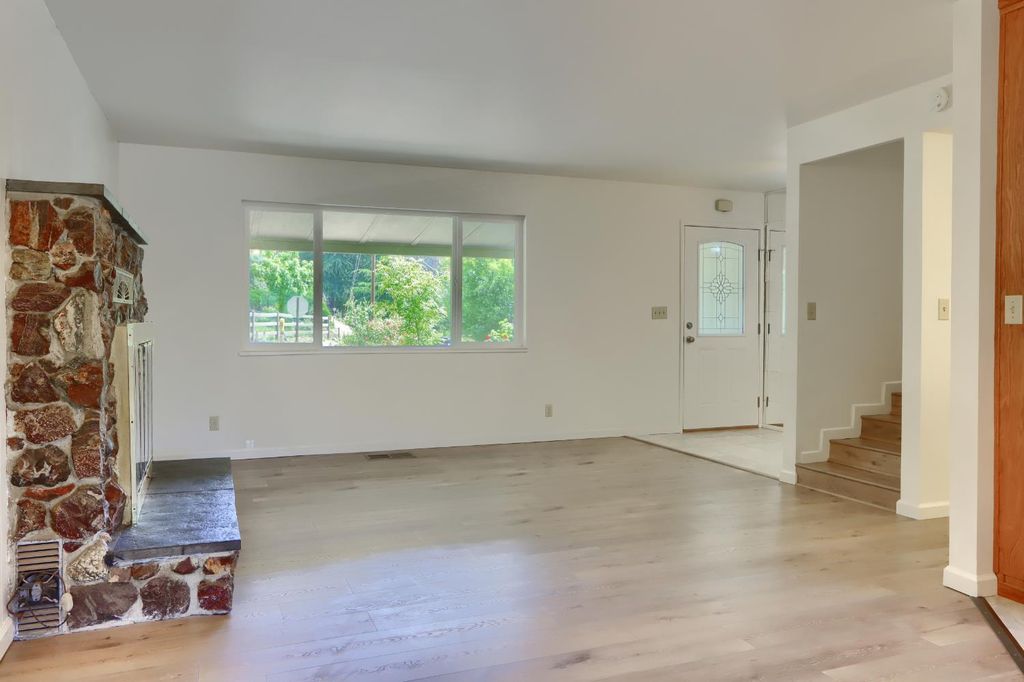 Image 6 of property listing at 5160 Campbell Way, Mariposa, CA 95338