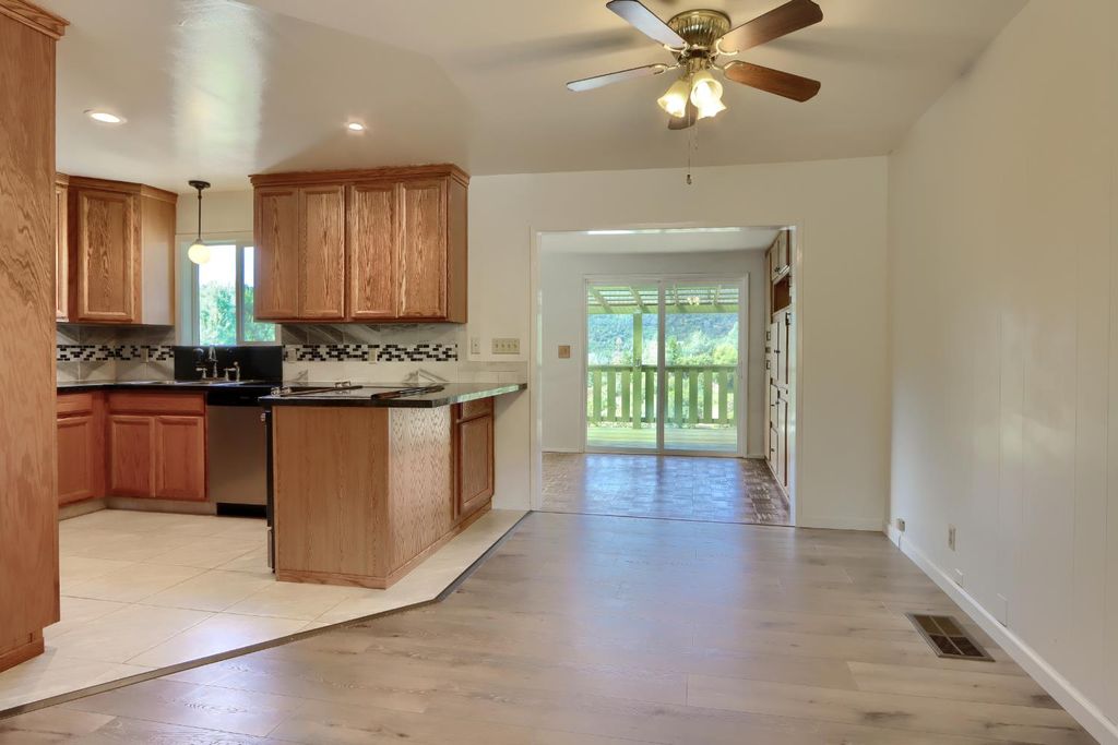 Image 8 of property listing at 5160 Campbell Way, Mariposa, CA 95338