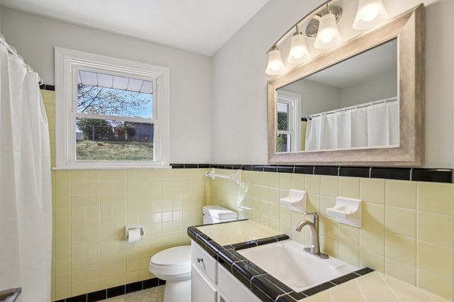 2411 Cloverdale Rd, Nashville, TN 37214