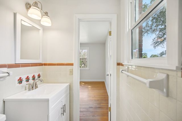 2411 Cloverdale Rd, Nashville, TN 37214