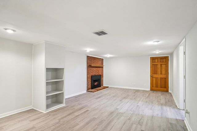 2411 Cloverdale Rd, Nashville, TN 37214