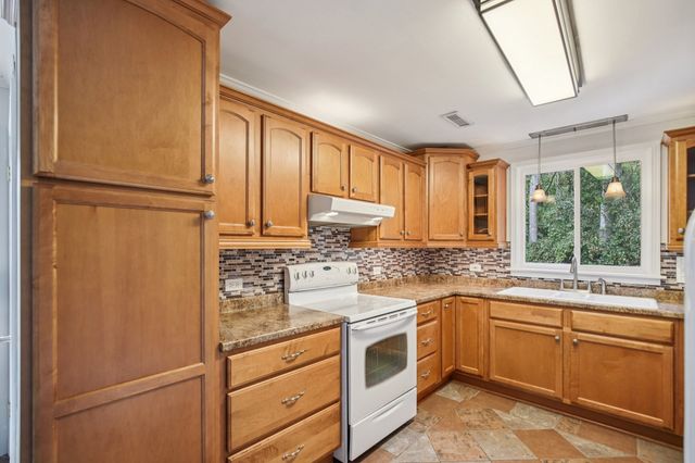 2411 Cloverdale Rd, Nashville, TN 37214