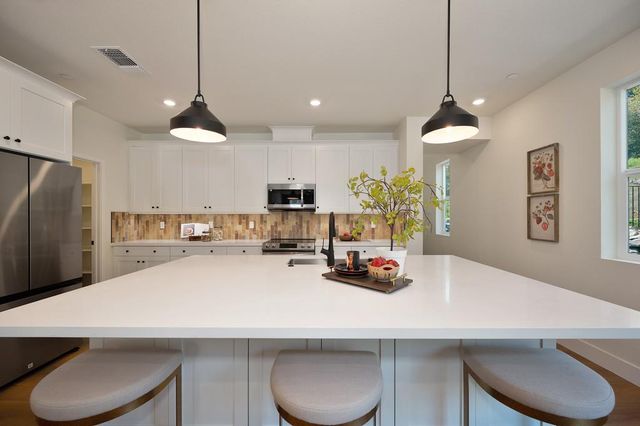 1008 Utah Dr, Placerville, CA 95667