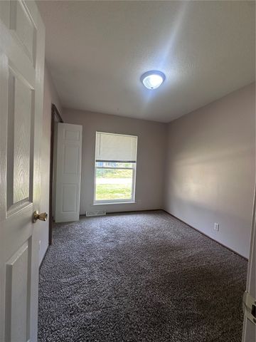 6520 Medford Lane NE, Cedar Rapids, IA 52402