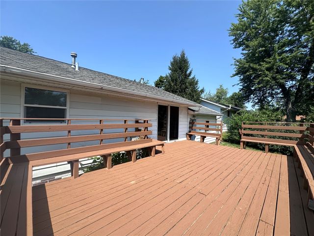 6520 Medford Lane NE, Cedar Rapids, IA 52402