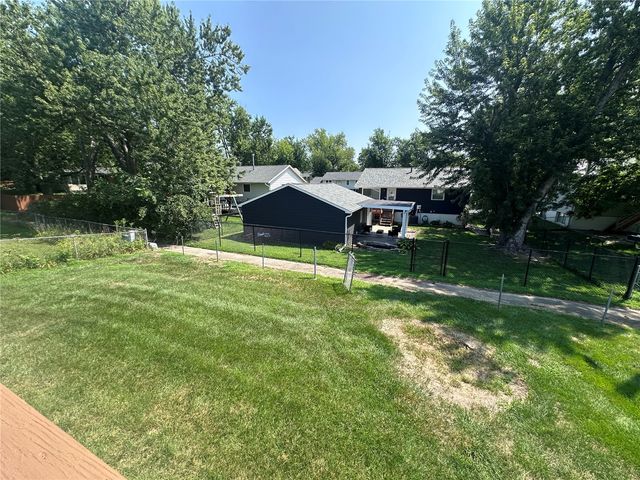 6520 Medford Lane NE, Cedar Rapids, IA 52402