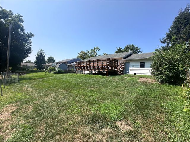 6520 Medford Lane NE, Cedar Rapids, IA 52402