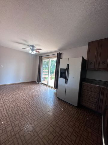 6520 Medford Lane NE, Cedar Rapids, IA 52402