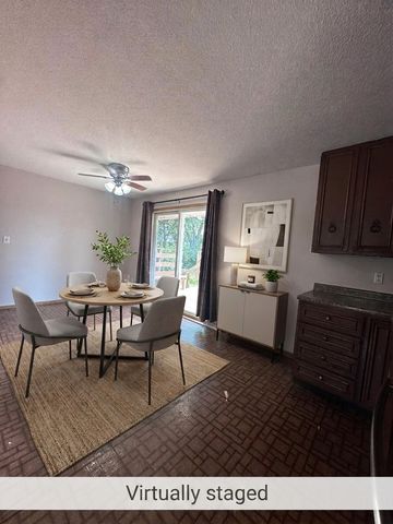 6520 Medford Lane NE, Cedar Rapids, IA 52402
