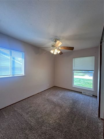 6520 Medford Lane NE, Cedar Rapids, IA 52402